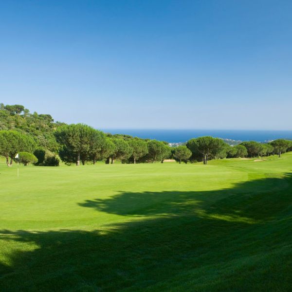 Juga a Golf a la Costa Brava